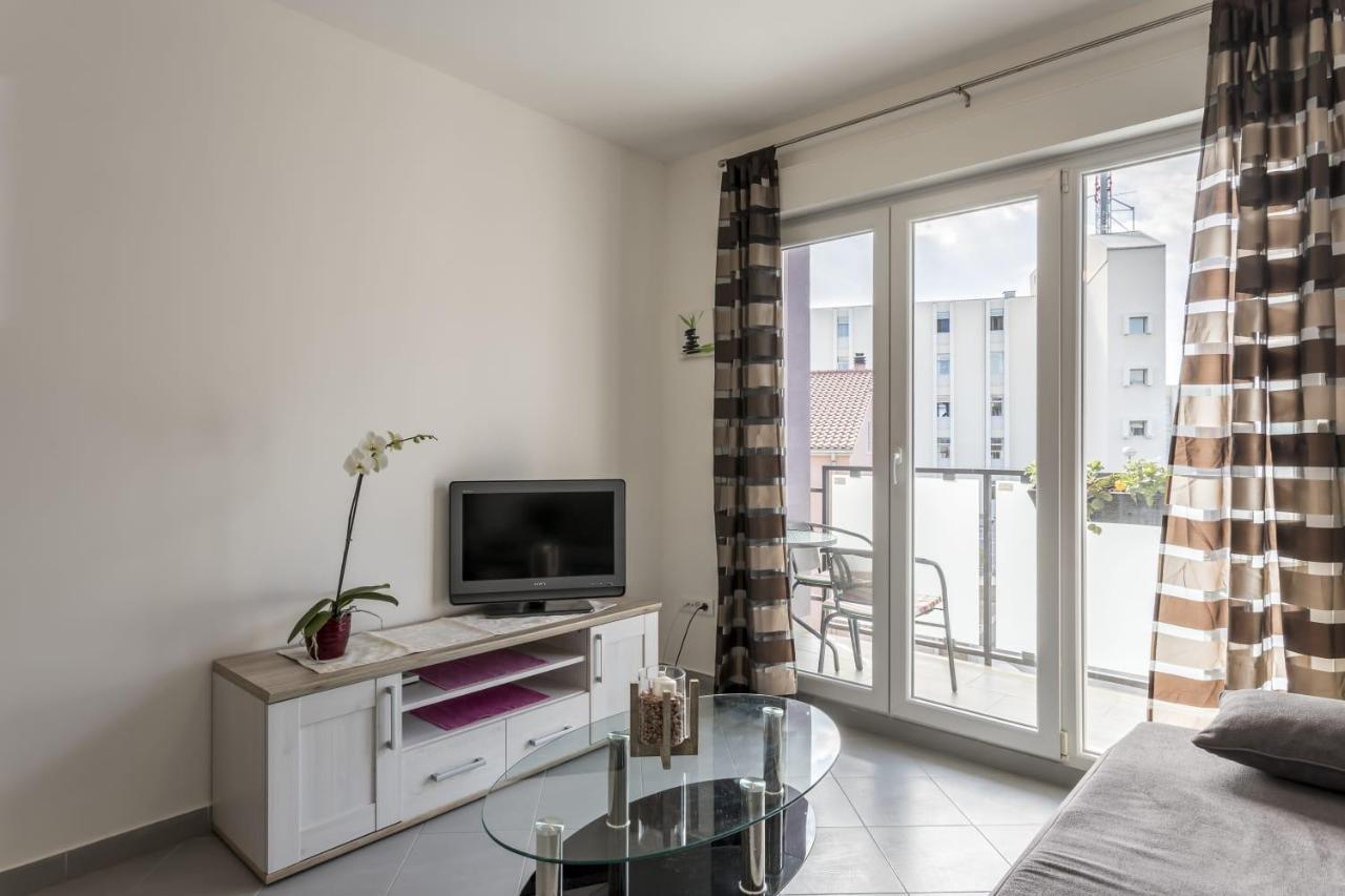 Cool Apartman Split Exterior photo